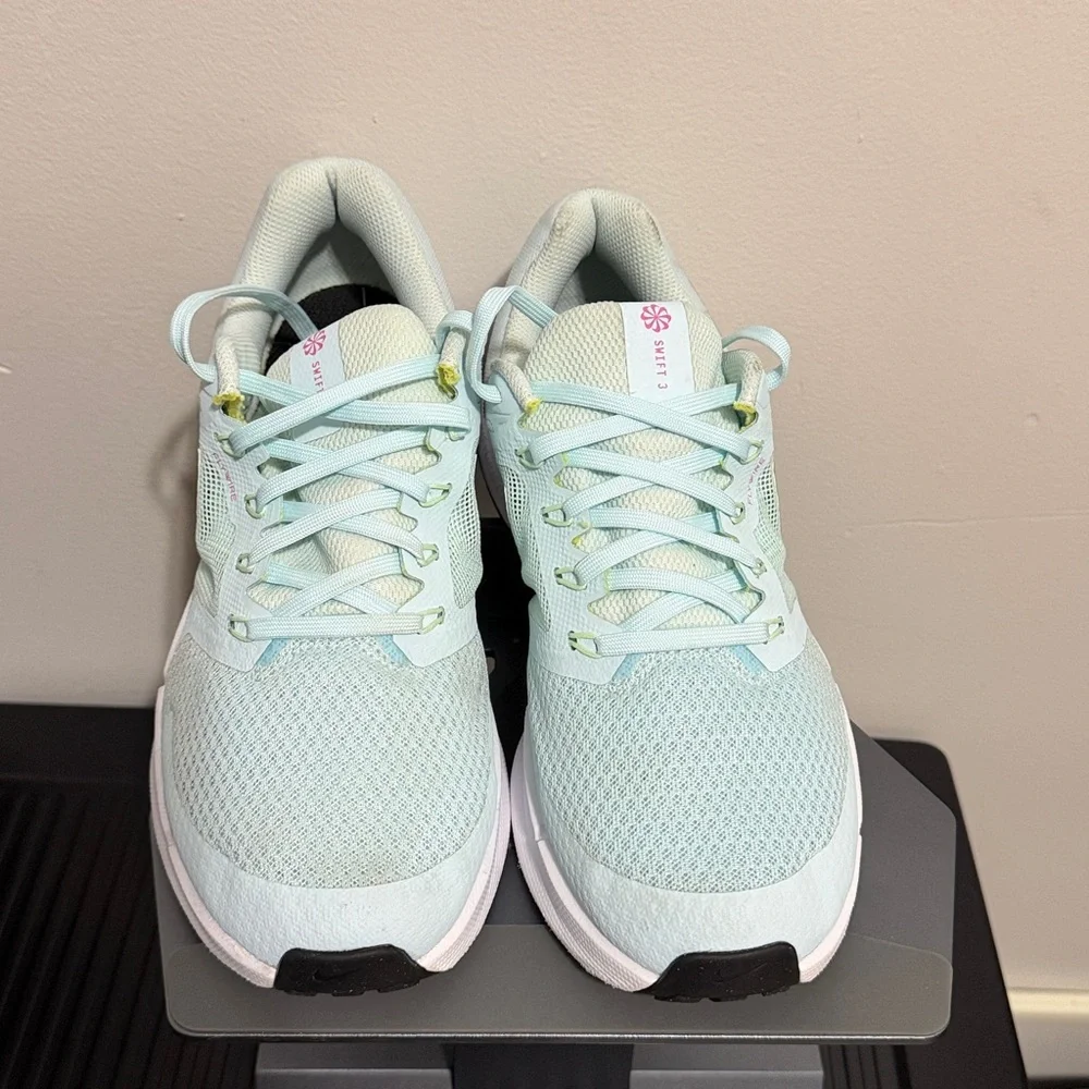 Nike Aqua Mesh Sneakers